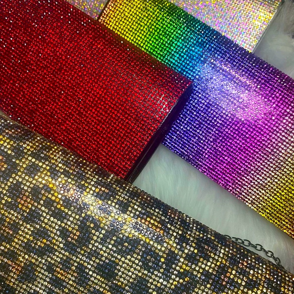 Multi color clutch with chain- new